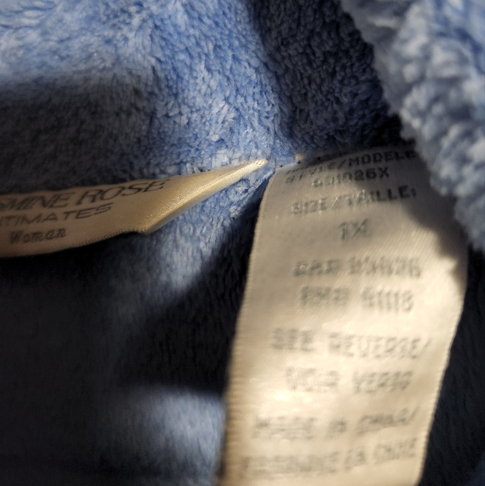 Plush Robe - Picture 3 of 4